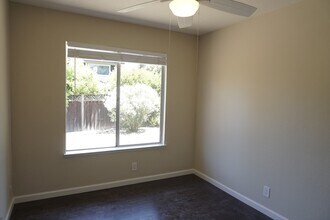 838 Hollenbeck Ave in Sunnyvale, CA - Foto de edificio - Building Photo