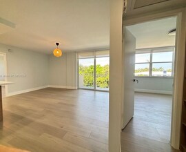 1050 SE 15th St in Fort Lauderdale, FL - Building Photo - Building Photo