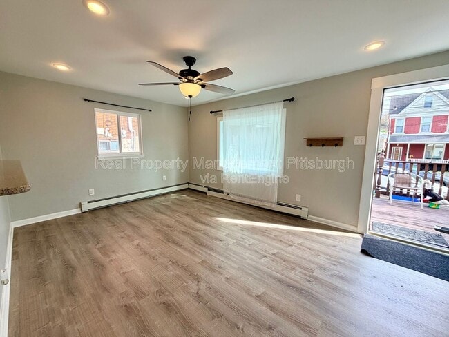 521 Farnsworth St in Pittsburgh, PA - Building Photo - Building Photo