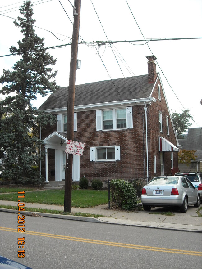 361 Probasco St in Cincinnati, OH - Foto de edificio - Building Photo