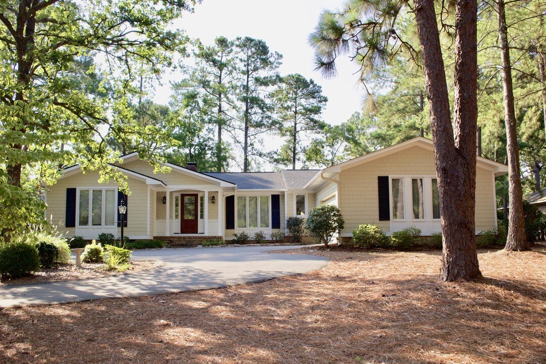 940 St Andrews Dr in Pinehurst, NC - Building Photo