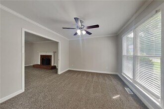 704 Kirkwood Cir in Woodstock, GA - Building Photo - Building Photo