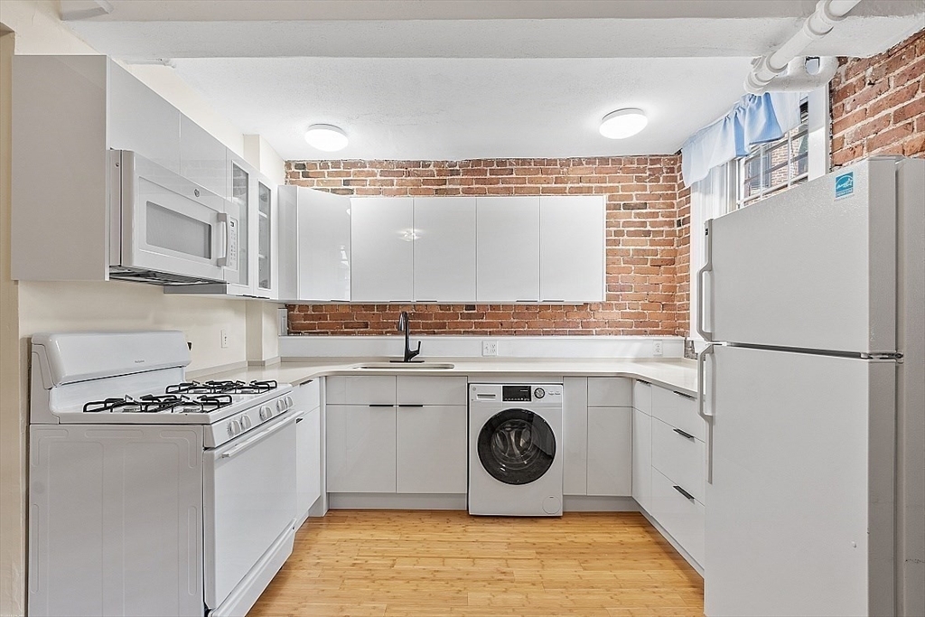 6 Radcliffe Rd, Unit B in Boston, MA - Building Photo