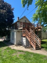 921 N Riverfront Dr, Unit 2 in Mankato, MN - Building Photo