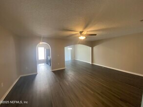 11859 Lake Bend Cir in Jacksonville, FL - Building Photo - Building Photo