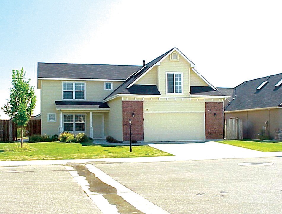8611 W Galactic Ct in Boise, ID - Building Photo