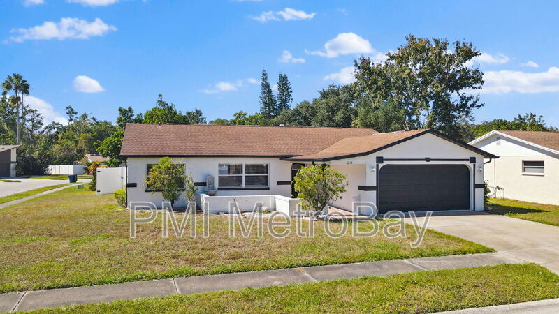 4235 Manxcat Ln in New Port Richey, FL - Building Photo