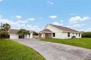 12304 Lakeview Dr, Unit 1849-1001 in Edinburg, TX - Building Photo