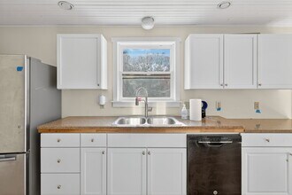 132 Furnace Ave in Stafford, CT - Building Photo - Building Photo