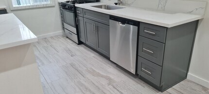 1439 W Almond Ave-Unit -1439 in Orange, CA - Building Photo - Building Photo