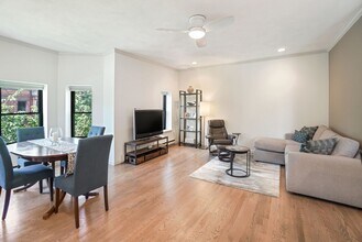 231 W Newton St in Boston, MA - Building Photo - Building Photo