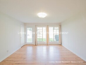 11826 NE Sacramento St in Portland, OR - Building Photo - Building Photo