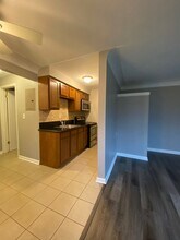 320 Hanna Ave, Unit C12 in Loveland, OH - Foto de edificio - Building Photo