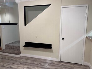 2110 Wilcrest Dr in Houston, TX - Building Photo - Building Photo