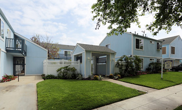 410 S Freeman St in Oceanside, CA - Foto de edificio - Building Photo