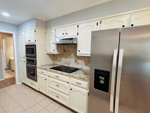 100 Cross Country Dr in Hewitt, TX - Building Photo - Building Photo