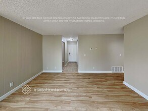 5633 Vista Oak Way in Sacramento, CA - Building Photo - Building Photo