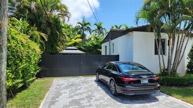 3210 SW 19th Ter in Miami, FL - Building Photo - Building Photo
