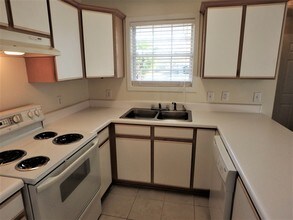 7529 Foxwerth Dr in Wilmington, NC - Building Photo - Building Photo