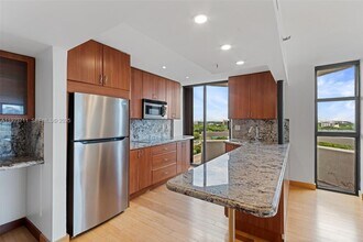 2501 Brickell Ave in Miami, FL - Building Photo - Building Photo