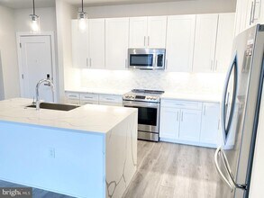 1761 Old Meadow Rd in Tysons, VA - Building Photo - Building Photo