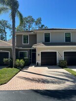 7575 Meadow Lakes Dr in Naples, FL - Building Photo