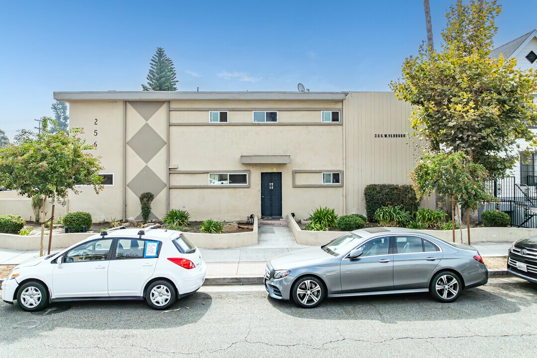 Park Verdugo Apartments in Burbank, CA - Foto de edificio