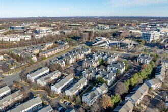 Random Hills Condominium in Fairfax, VA - Building Photo - Building Photo