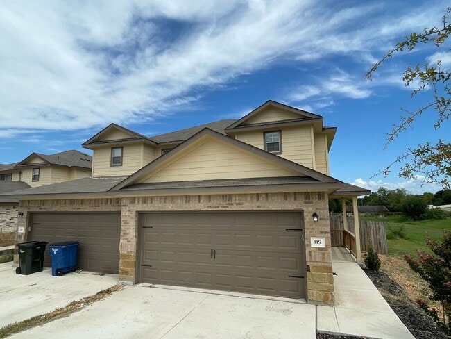117-119-119 Highland Vw in New Braunfels, TX - Building Photo - Building Photo
