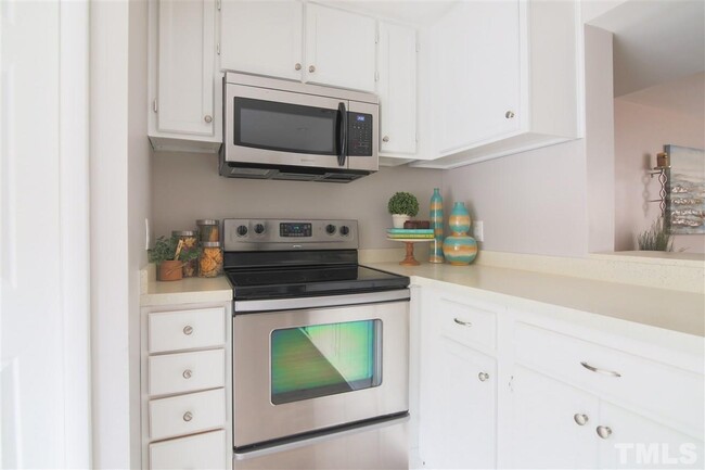 7705 Sandra Ln in Raleigh, NC - Foto de edificio - Building Photo