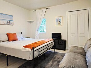 719 Briggs St in West Palm Beach, FL - Foto de edificio - Building Photo