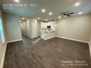 813 W Coffin St in Denison, TX - Building Photo - Building Photo
