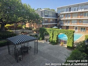 8401 N New Braunfels Ave in San Antonio, TX - Building Photo - Building Photo