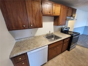 7554 Victor Mendon Rd in Victor, NY - Building Photo - Building Photo