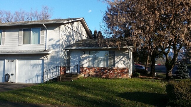 1500 Coffey Ln in Newberg, OR - Building Photo - Building Photo