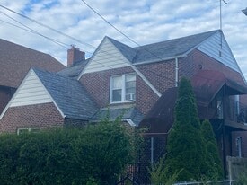 4223 193rd St, Unit 1FL in Flushing, NY - Building Photo