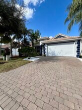 325 Mulberry Grove Rd in Royal Palm Beach, FL - Building Photo - Building Photo