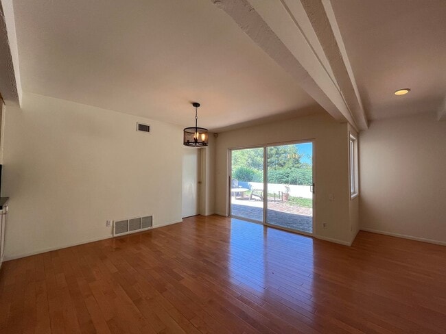 3368 Vista Haven Rd in Los Angeles, CA - Building Photo - Building Photo