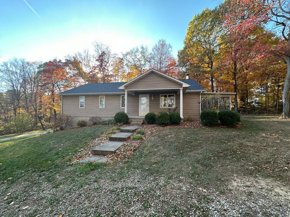 1775 Lutheran Church Rd SE in Lancaster, OH - Building Photo