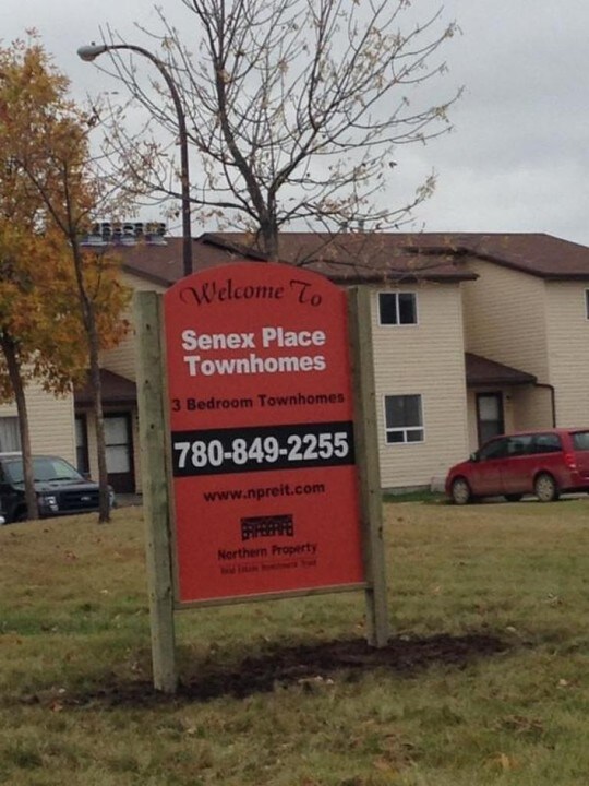 Senex Place Townhomes in Slave Lake, AB - Building Photo