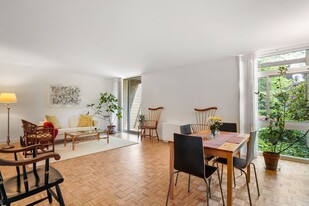 28 Bradbury St, Unit #1 Apartamentos