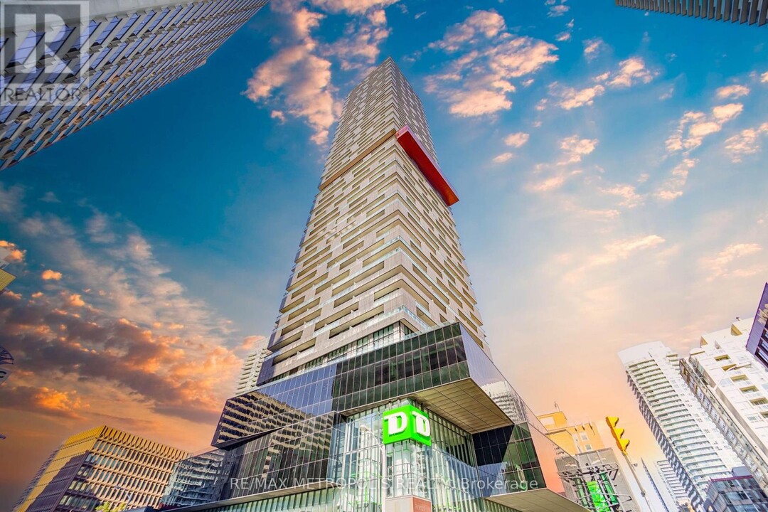 1504-1508 EGLINTON Ave in Toronto, ON - Building Photo