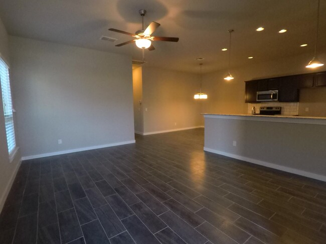 104 Hidden Springs Dr in Bastrop, TX - Building Photo - Building Photo