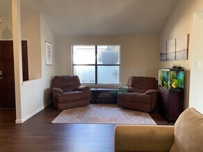 2401 Thistle Ct in Euless, TX - Building Photo - Building Photo