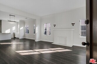 408 N Genesee Ave in Los Angeles, CA - Building Photo - Building Photo