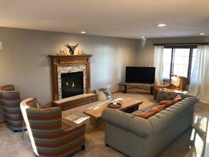 918 Southern Woods Pl SW in Rochester, MN - Building Photo - Building Photo