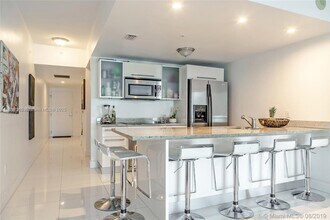 185 SW 7th St, Unit 2901 in Miami, FL - Building Photo - Building Photo