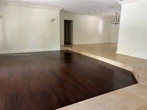 5870 SW 96th St in Miami, FL - Building Photo - Building Photo