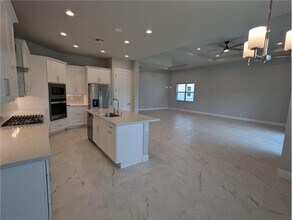 9292 Crestview Cir in Palm Beach Gardens, FL - Foto de edificio - Building Photo