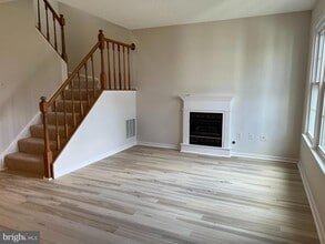 6015 Netherton St in Centreville, VA - Building Photo - Building Photo